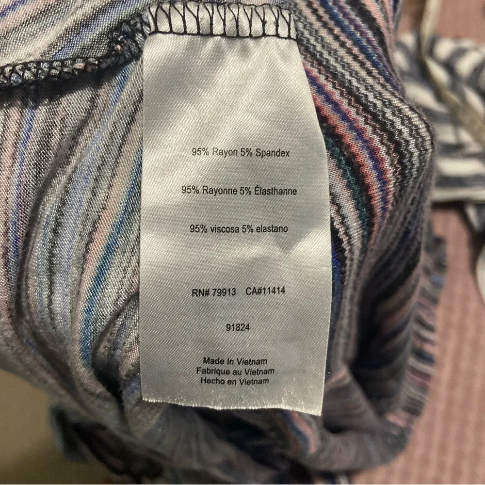 Jessica Simpson Nursing Shirt Size Large - Picture 6 of 11